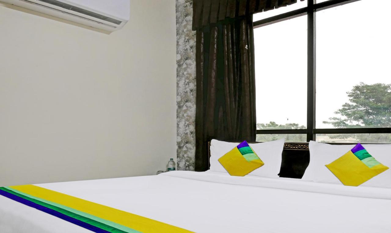 Itsy By Treebo - Ashoka Grand Hotel Varanasi Bagian luar foto